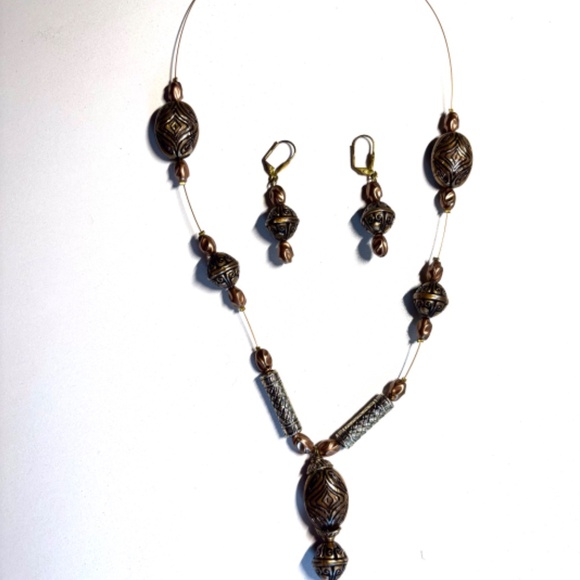 Golden bronze necklace and earrings set - Picture 2 of 4